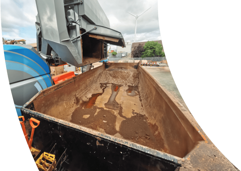 Discover suction excavation - F1 Vac Truck Empyting